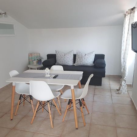 Apartments Jabuka ตรีบูนย์ ภายนอก รูปภาพ