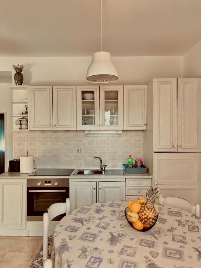 Apartments Jabuka ตรีบูนย์ ภายนอก รูปภาพ