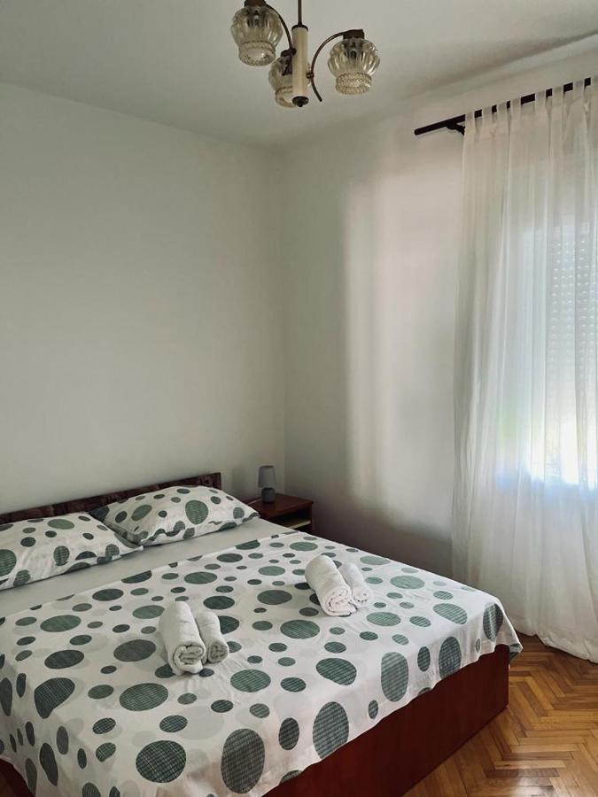 Apartments Jabuka ตรีบูนย์ ภายนอก รูปภาพ