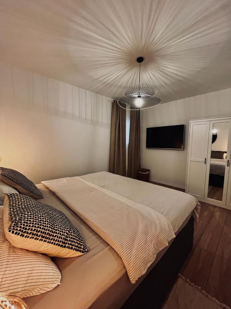 Apartments Jabuka ตรีบูนย์ ภายนอก รูปภาพ