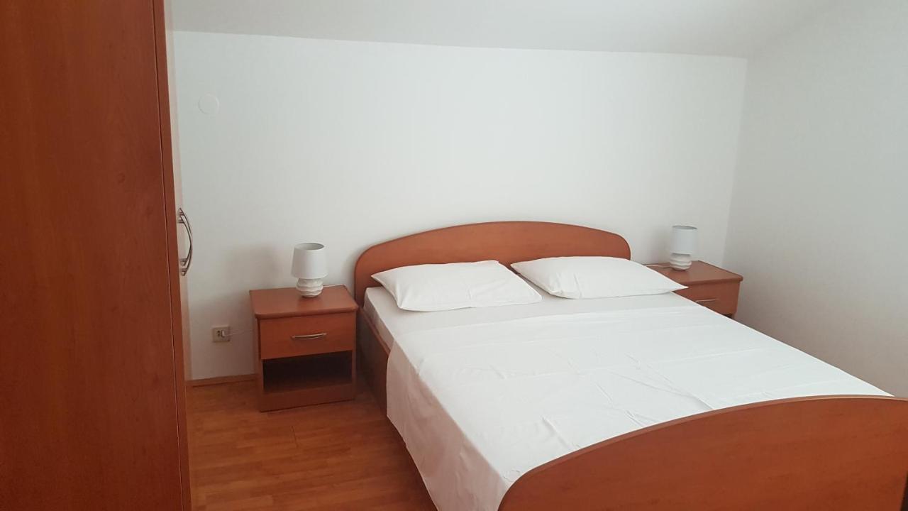 Apartments Jabuka ตรีบูนย์ ภายนอก รูปภาพ