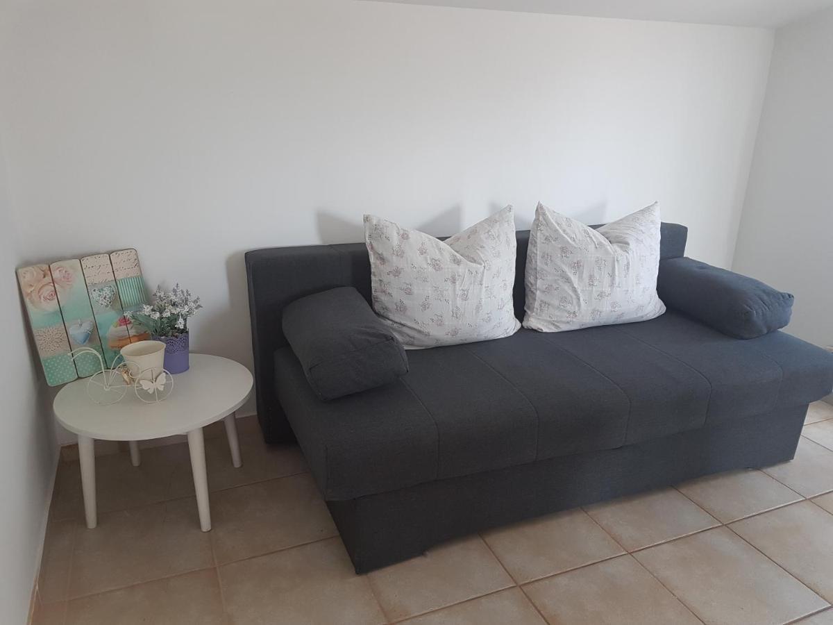 Apartments Jabuka ตรีบูนย์ ภายนอก รูปภาพ